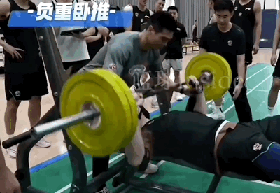 P被广泛质疑作弊 王哲林庆祝通过开心早了吗qy球友会网站CBA体测闹笑话 两届MV(图4)