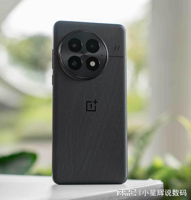 的3款手机几乎“零差评”用五年换机千亿国际平台2025可以“闭眼买”(图2)