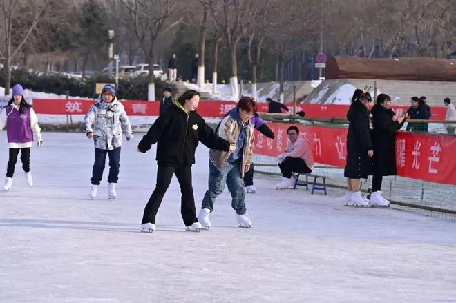 多所高校专业冰场对外开放千亿球友会冰雪头条：北京(图9)